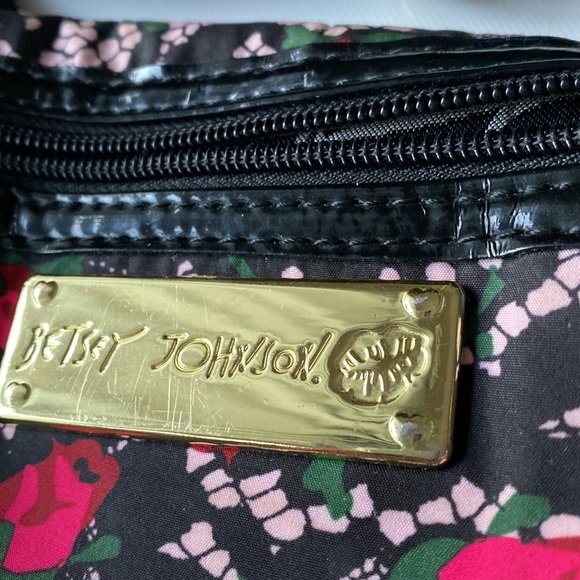 Betsy Johnson cross body - Picture 2 of 7